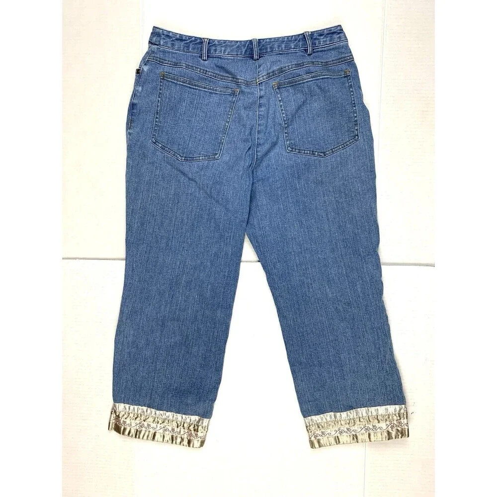 Susan Bristol Women 6 Capri Denim Pants Blue Embroidered Beaded Stretch W29 L22